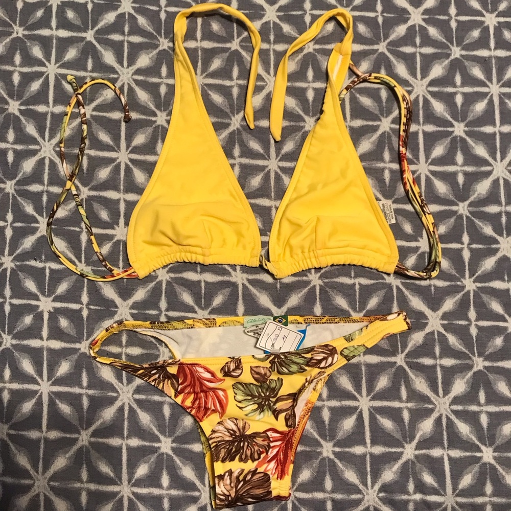 Cala Lily bikini set, NWT, size medium